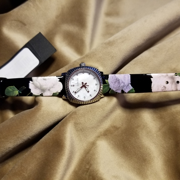 Gorgeous, Ted Baker London timepiece - Picture 6 of 6